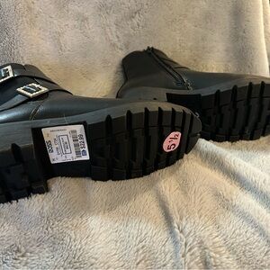 Women’s Side zip Boots